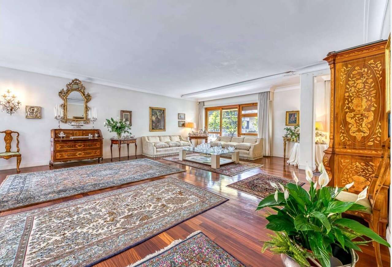 PARIOLI, ATTICO E SUPERATTICO IN COMPRENSORIO PARIOLI, ATTICO E SUPERATTICO IN COMPRENSORIO