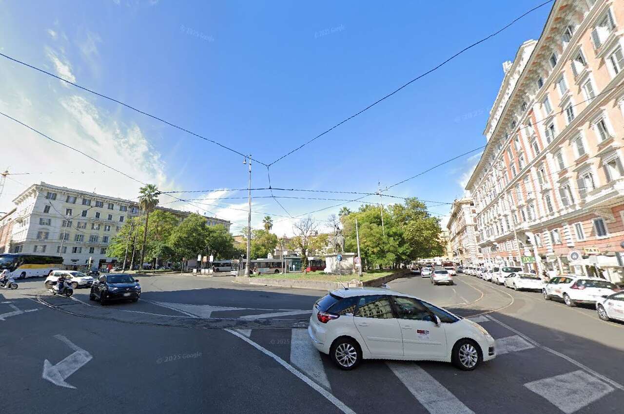 PRATI FOR SALE C/1 COMMERCIAL SPACE