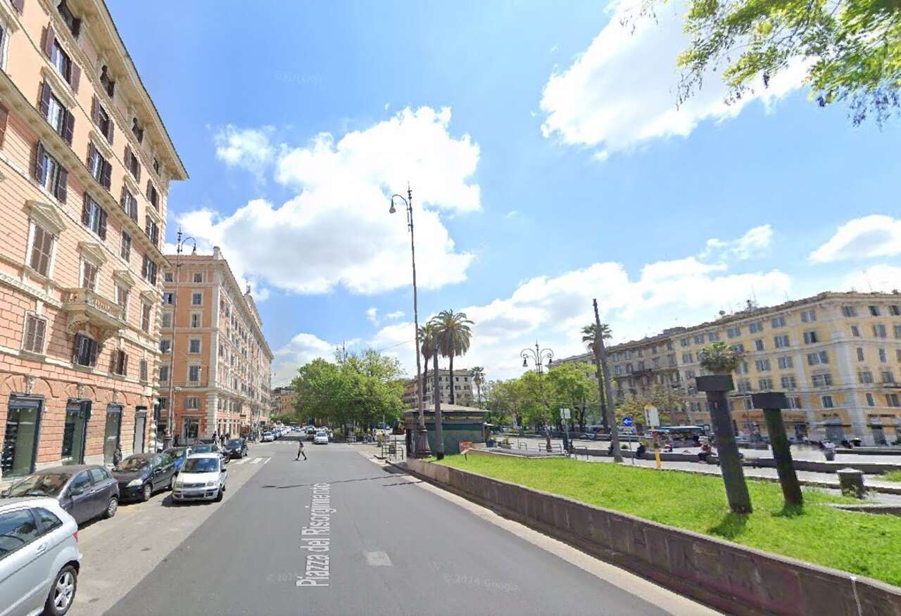 PRATI FOR SALE C/1 COMMERCIAL SPACE