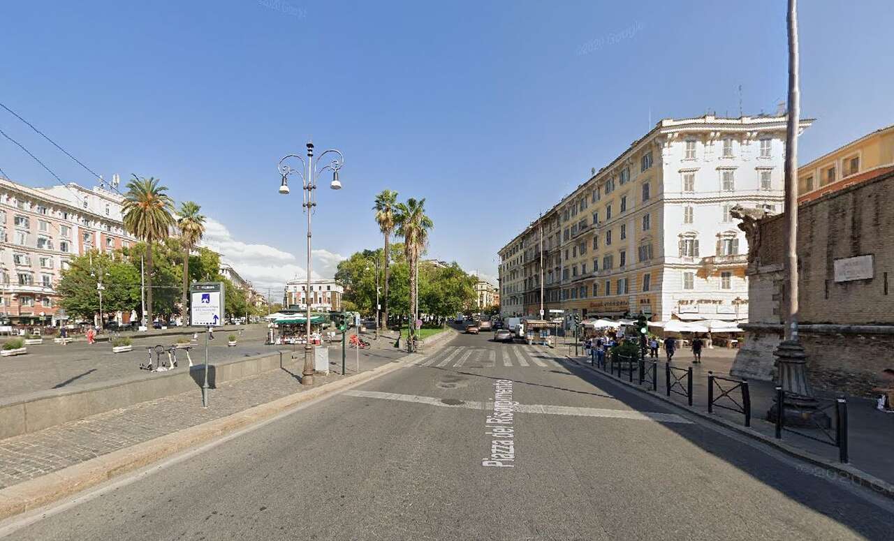 PRATI FOR SALE C/1 COMMERCIAL SPACE