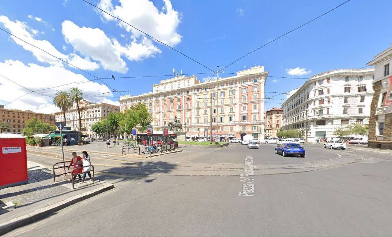 PRATI FOR SALE C/1 COMMERCIAL SPACE