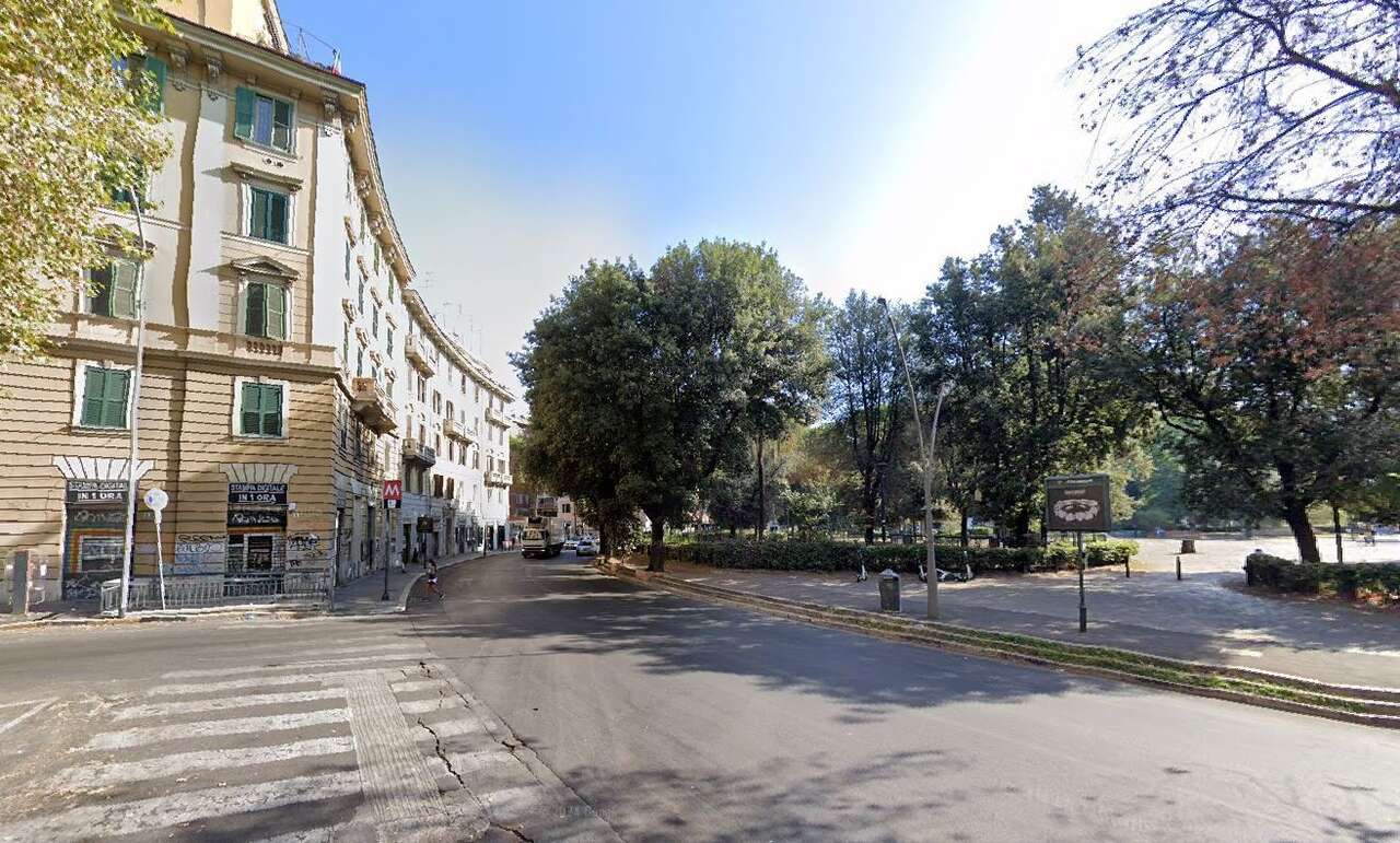 SAN GIOVANNI COMMERCIAL PROPERTY WITH INCOME SAN GIOVANNI COMMERCIAL PROPERTY WITH INCOME