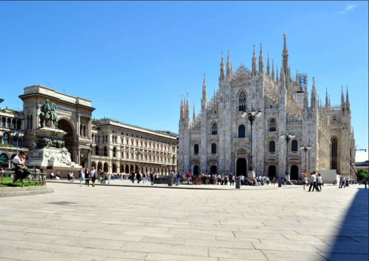MILANO VENDITA INTERO STABILE A REDDITO MILANO VENDITA INTERO STABILE A REDDITO