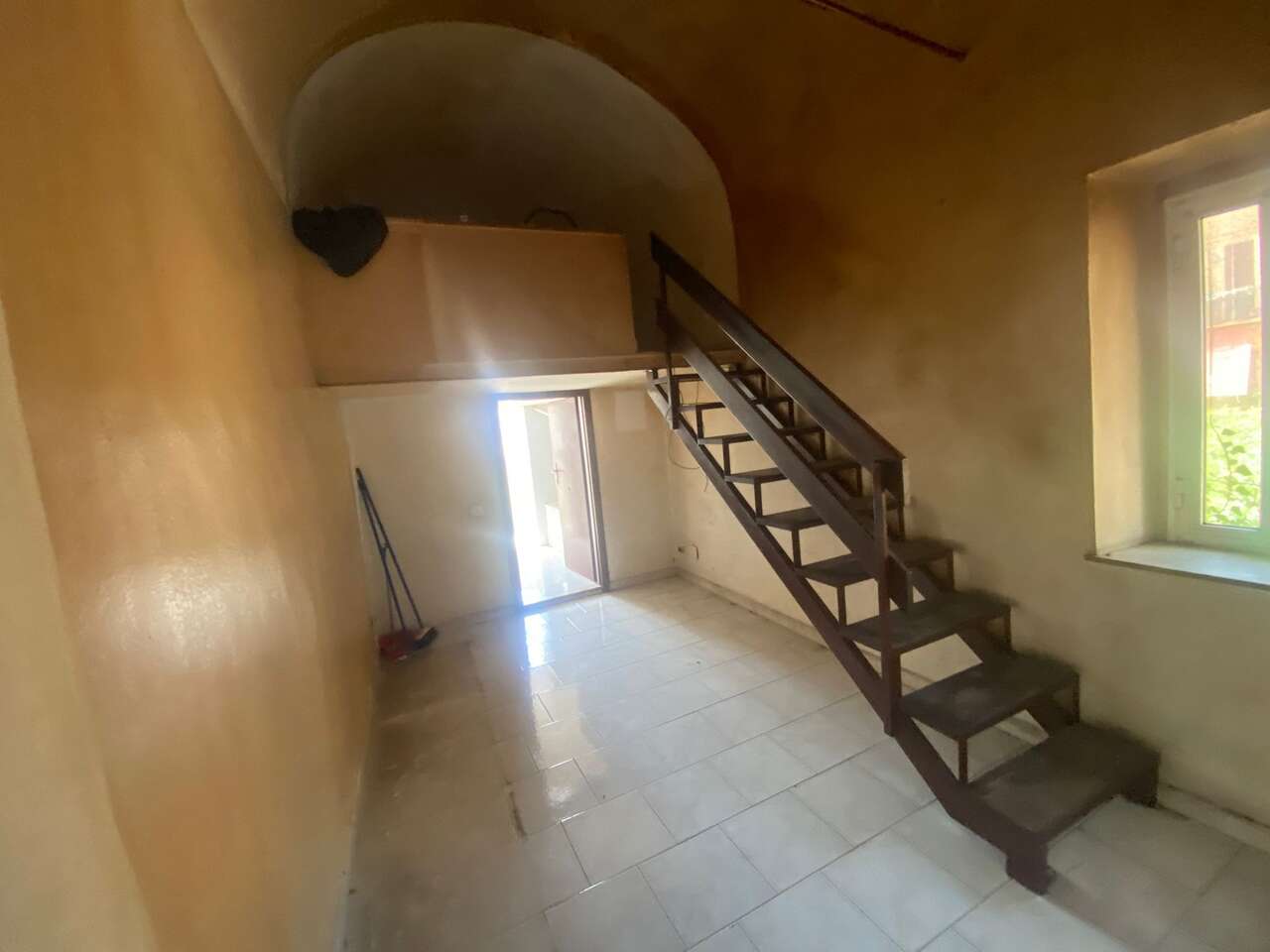 TRASTEVERE, APPARTAMENTO DA RISTRUTTURARE TRASTEVERE, APPARTAMENTO DA RISTRUTTURARE