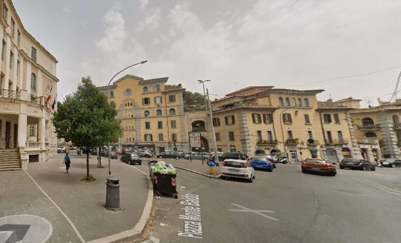 MONTE SACRO, LOCALE CON ALTA VISIBILITA' MONTE SACRO, LOCALE CON ALTA VISIBILITA'