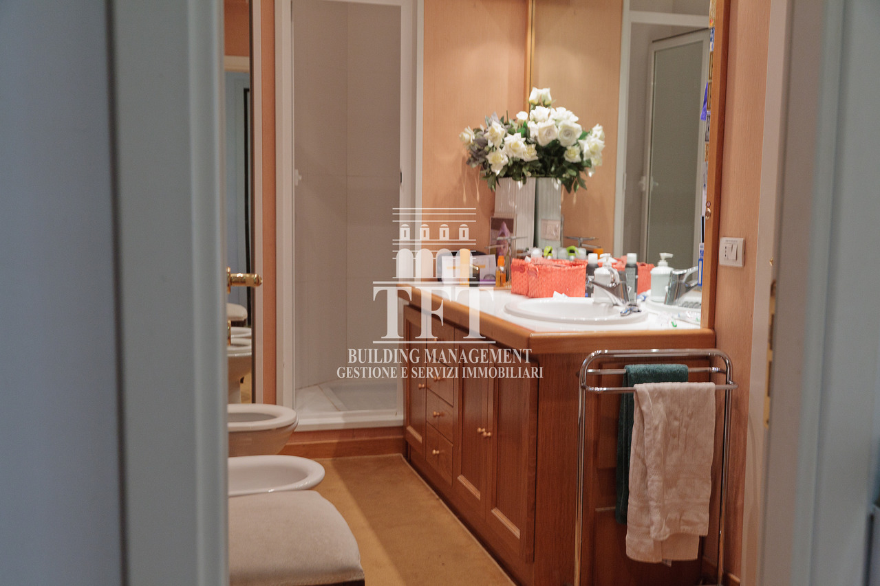 VIGNA CLARA, ELEGANTE APPARTAMENTO