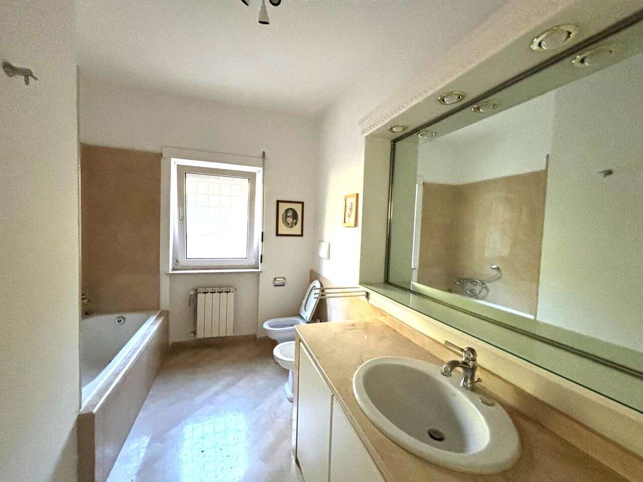 GROTTAROSSA, APPARTAMENTO IN VILLA GROTTAROSSA, APPARTAMENTO IN VILLA