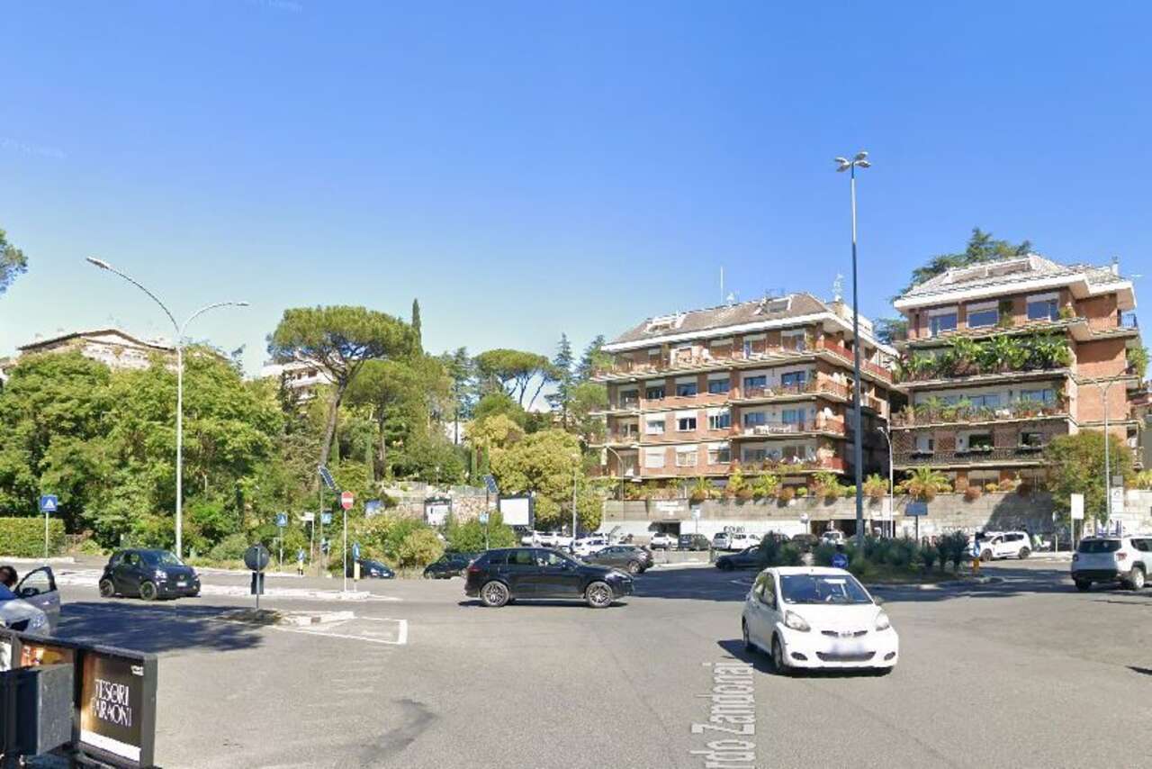 PRESTIGIOSO ATTICO SU DUE LIVELLI PRESTIGIOSO ATTICO SU DUE LIVELLI