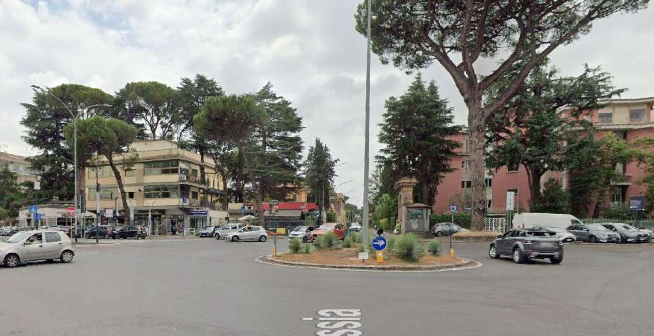 PRESTIGIOSO ATTICO SU DUE LIVELLI PRESTIGIOSO ATTICO SU DUE LIVELLI