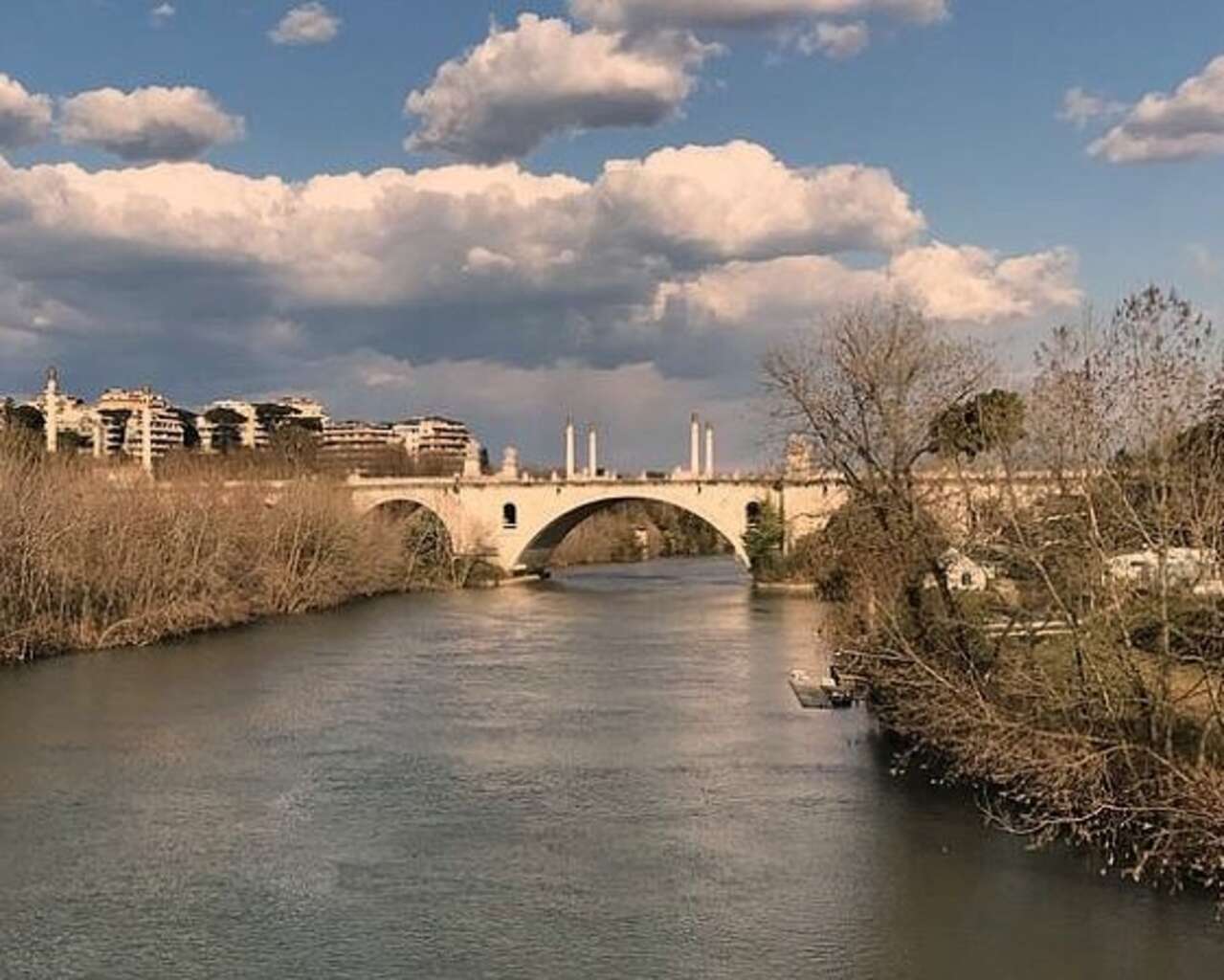 ELEGANTE APPARTAMENTO ELEGANTE APPARTAMENTO