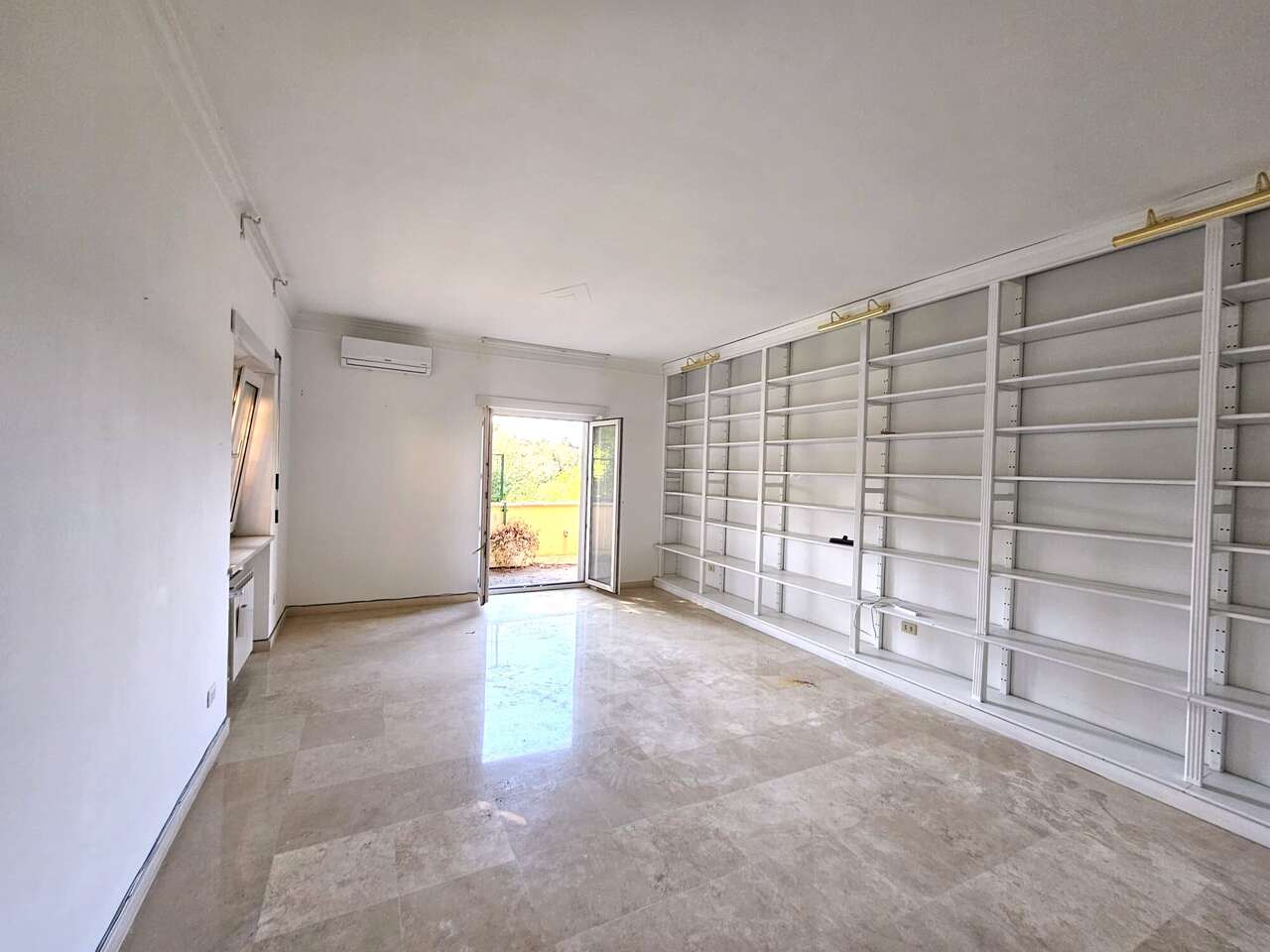 GROTTAROSSA, APARTMENT IN VILLA GROTTAROSSA, APARTMENT IN VILLA