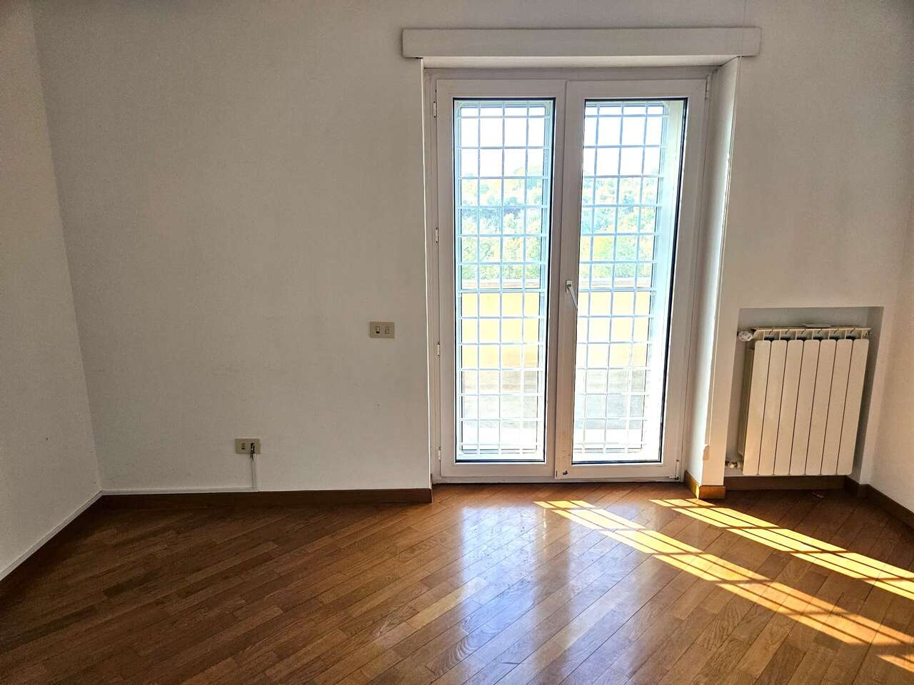 GROTTAROSSA, APARTMENT IN VILLA GROTTAROSSA, APARTMENT IN VILLA