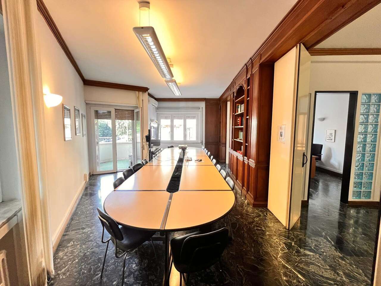 TORLONIA, LUMINOSO AMPIO UFFICIO TORLONIA, LUMINOSO AMPIO UFFICIO