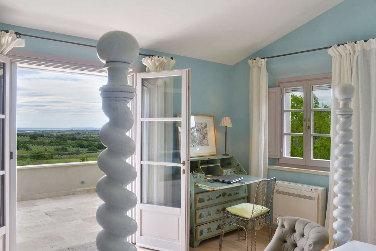 CAPALBIO, BEAUTIFUL VILLA