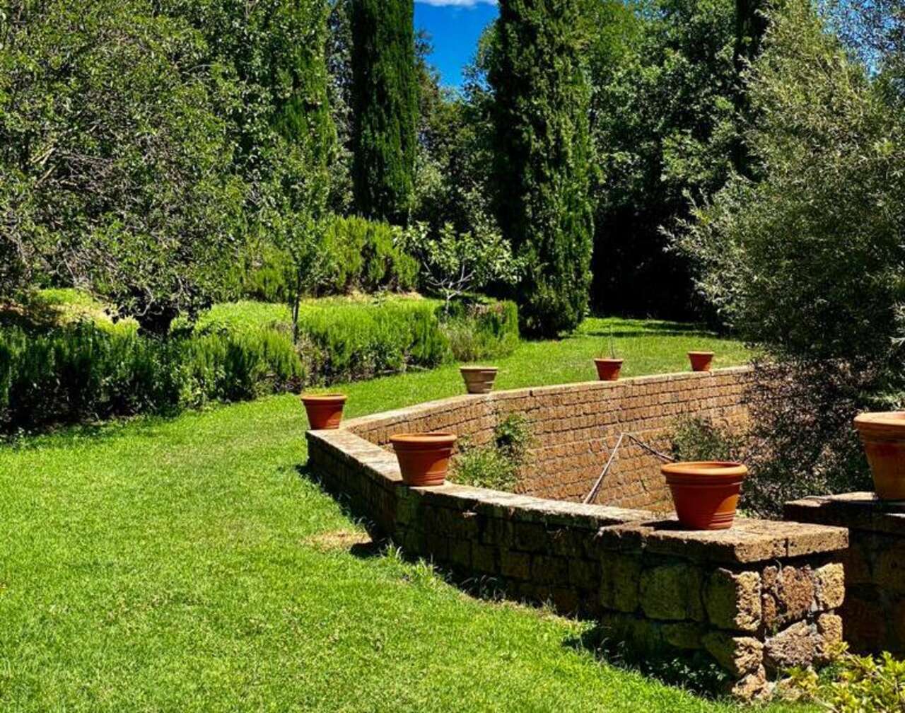 VITERBO, CHARMING PROPERTY