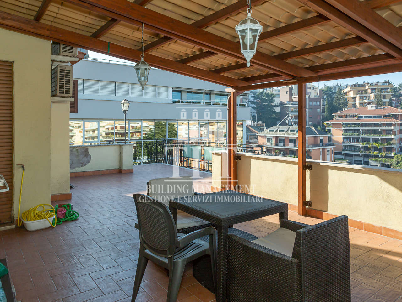 VIGNA CLARA, CHARMING PENTHOUSE VIGNA CLARA, CHARMING PENTHOUSE