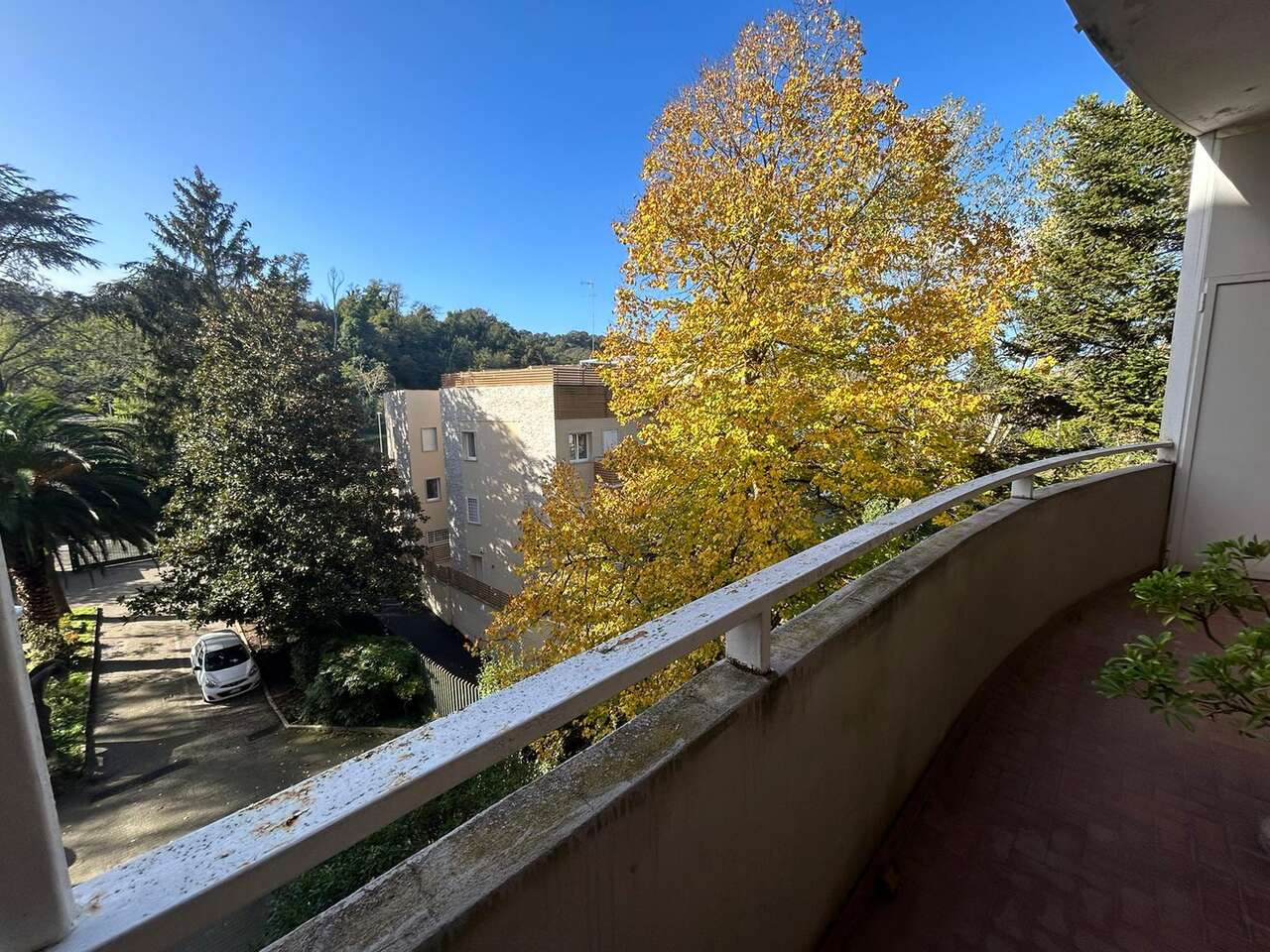 ACQUA TRAVERSA - LARGE LIVING SPACE ACQUA TRAVERSA - LARGE LIVING SPACE