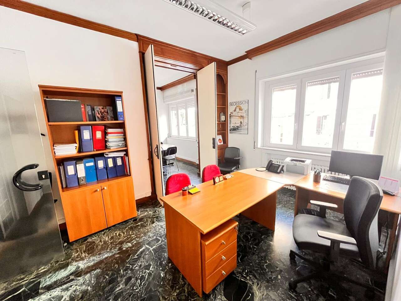 Torlonia, Bright and Spacious Office Torlonia, Bright and Spacious Office