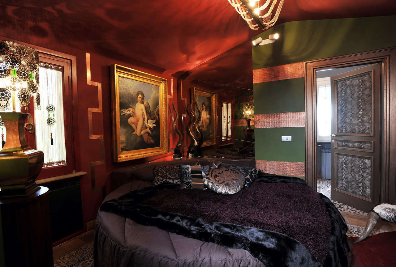 TRASTEVERE, BEAUTIFUL PROPERTY ON MULTIPLE LEVELS TRASTEVERE, BEAUTIFUL PROPERTY ON MULTIPLE LEVELS