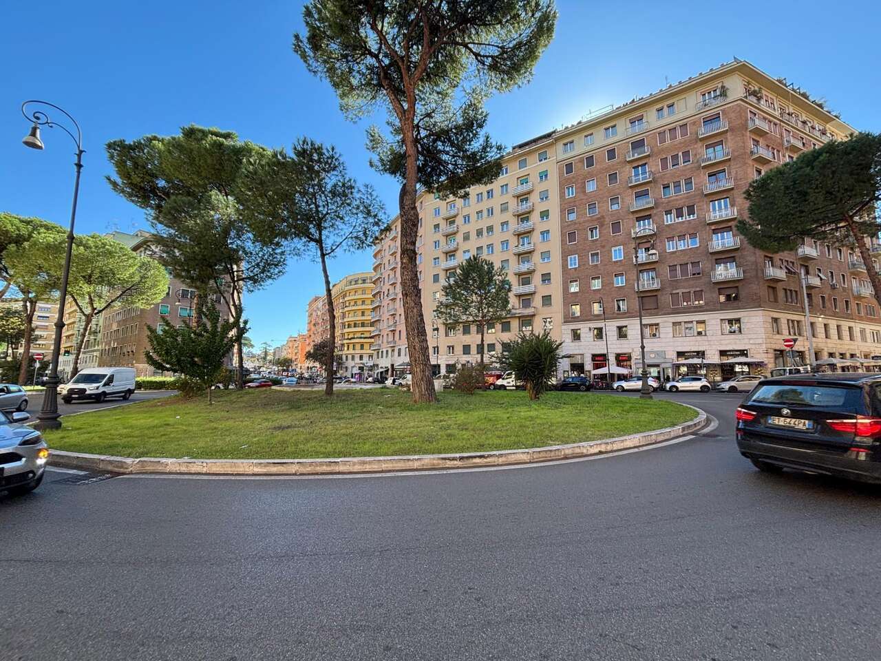 CORSO TRIESTE, LOCALE COMMERCIALE