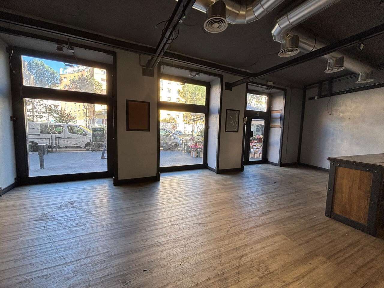 CORSO TRIESTE, LOCALE COMMERCIALE