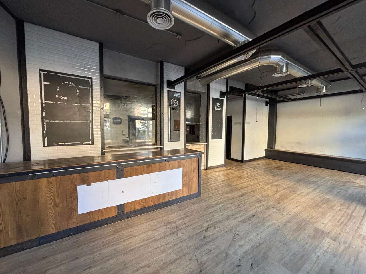 CORSO TRIESTE, LOCALE COMMERCIALE