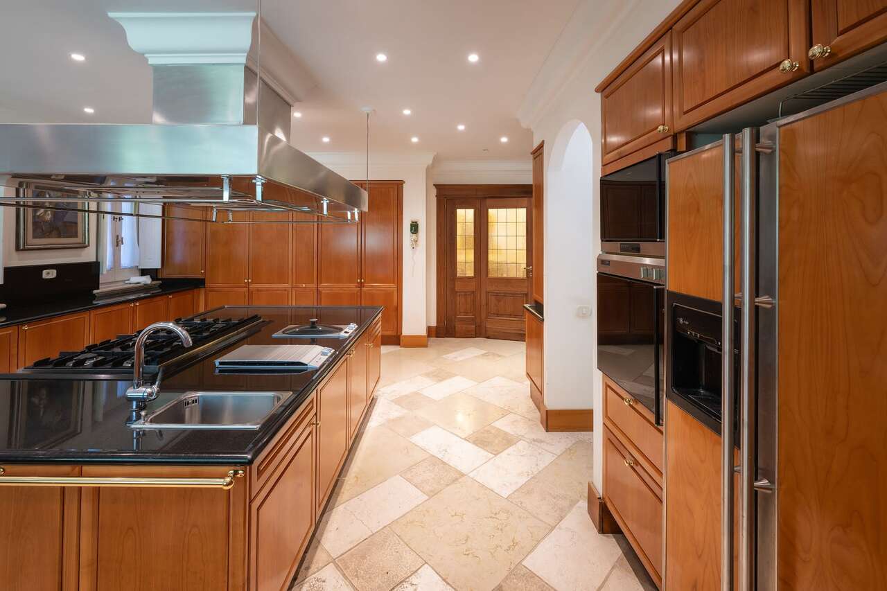 PRESTIGIOUS VILLA PRESTIGIOUS VILLA