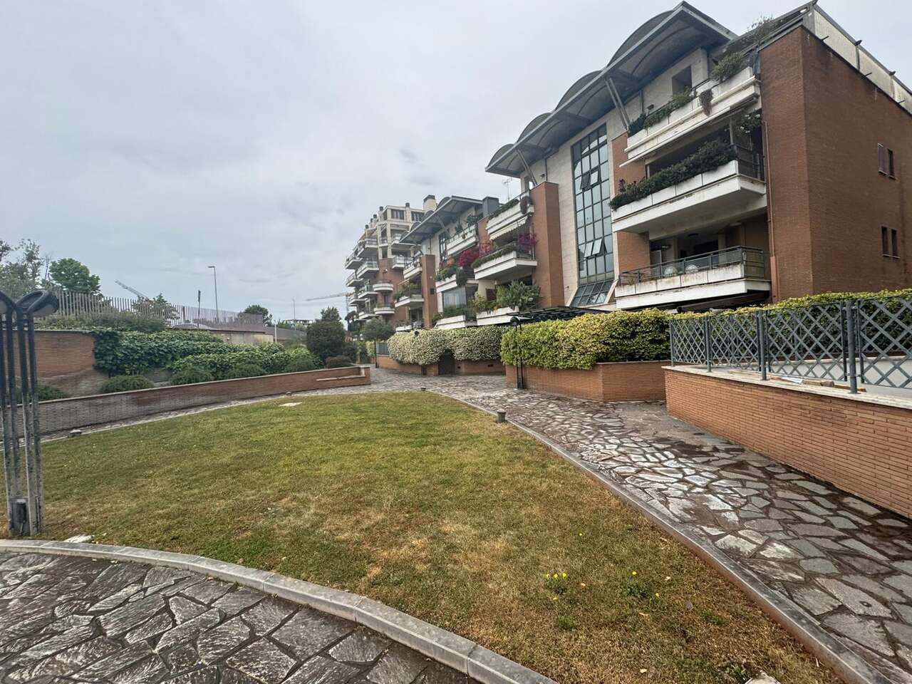 IN THE PRESTIGIOUS PAPILLO COMPLEX IN THE PRESTIGIOUS PAPILLO COMPLEX