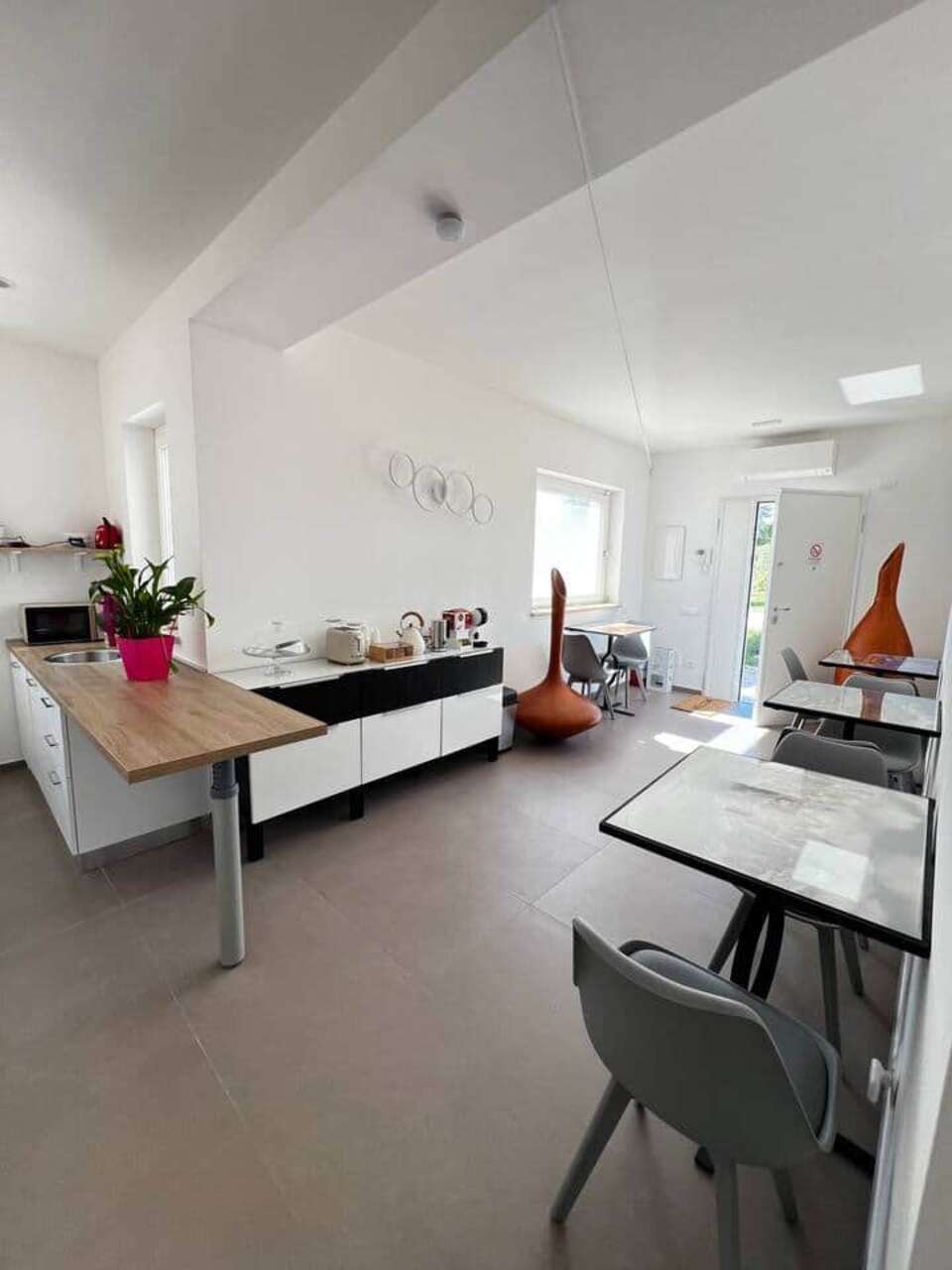 Historic Elegance, Modern Comfort, and Nature Historic Elegance, Modern Comfort, and Nature