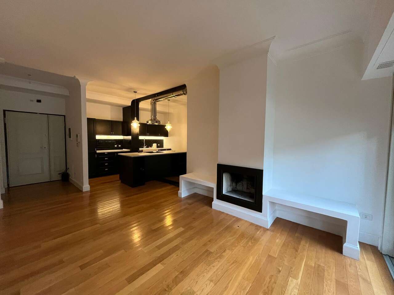 ELEGANT APARTMENT ELEGANT APARTMENT