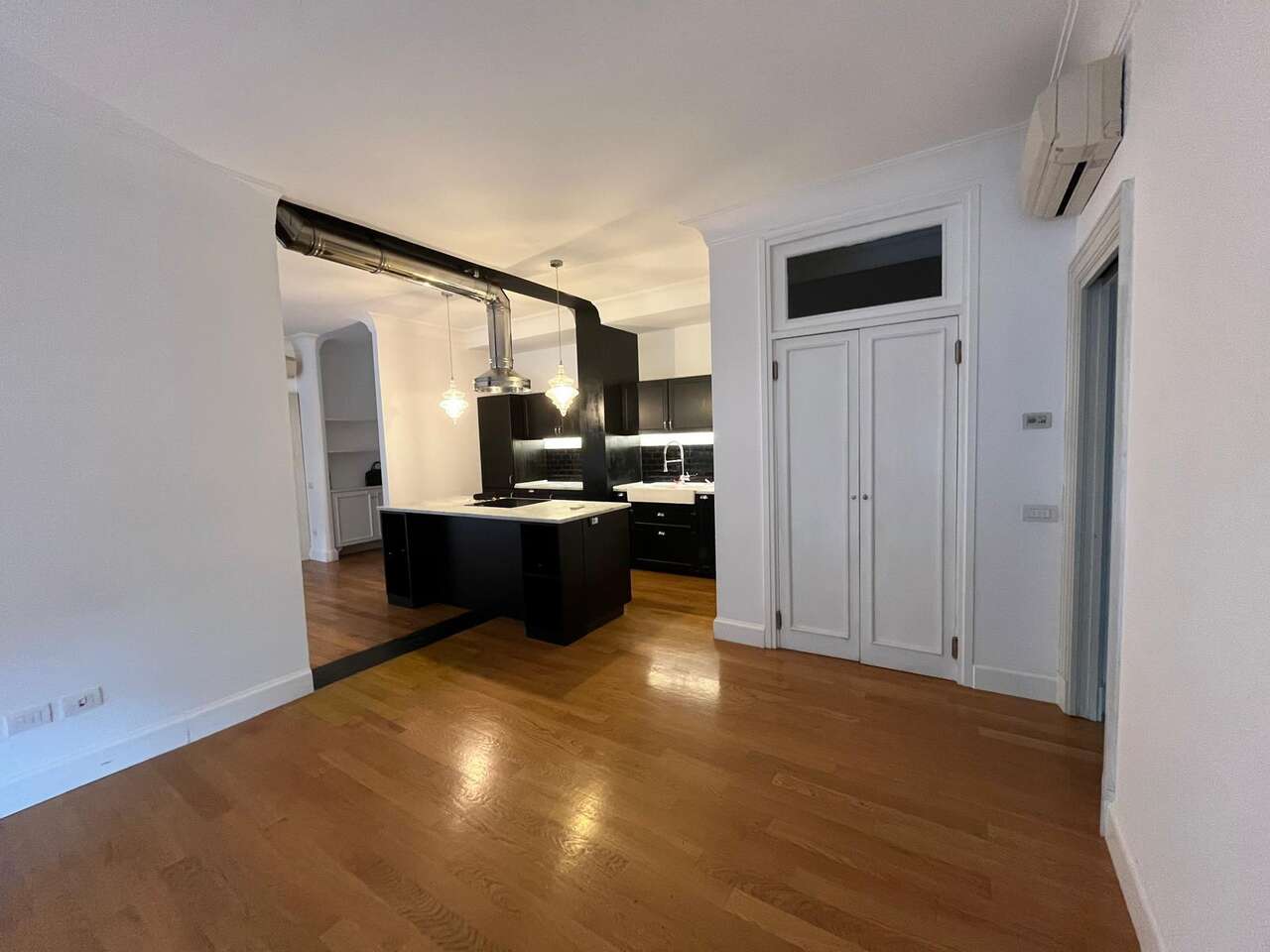 ELEGANT APARTMENT ELEGANT APARTMENT