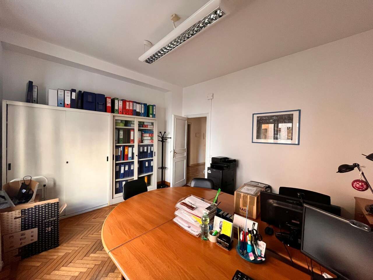 Torlonia, Bright and Spacious Office Torlonia, Bright and Spacious Office