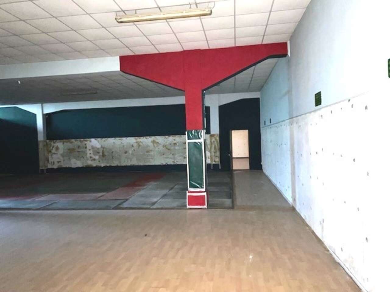 STATUARIO, LOCALE DI AMPIA METRATURA 