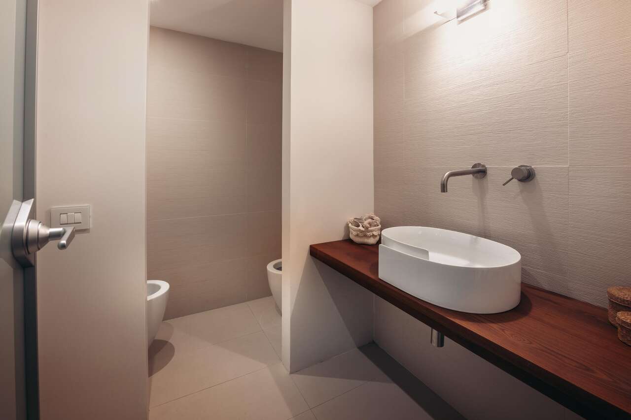 SINGLE FAMILY, VILLA WITH PARK AND SWIMMING POOL.