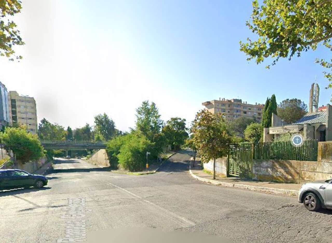 SPINACETO, INTERO STABILE UFFICI