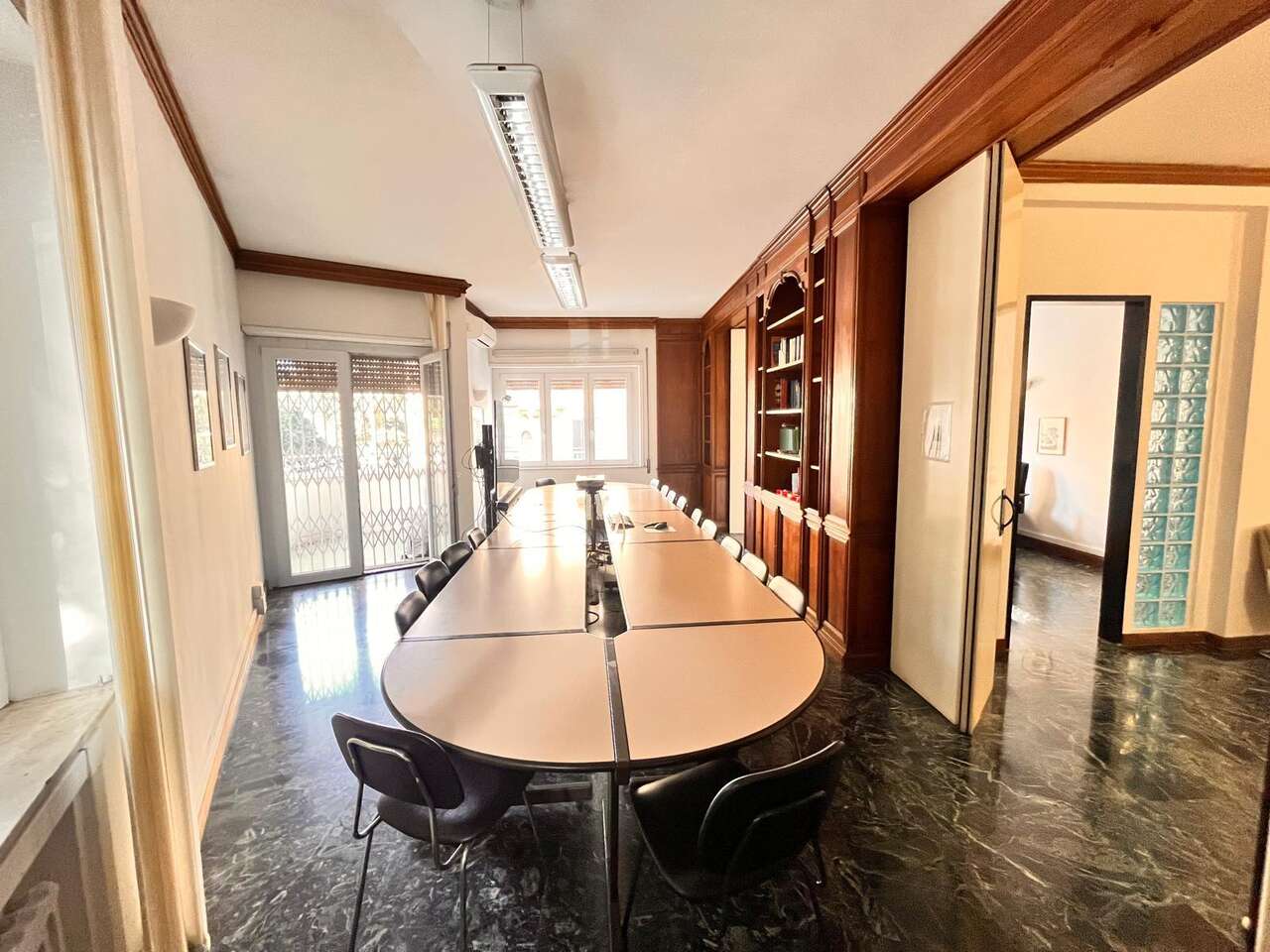 Torlonia, Bright and Spacious Office