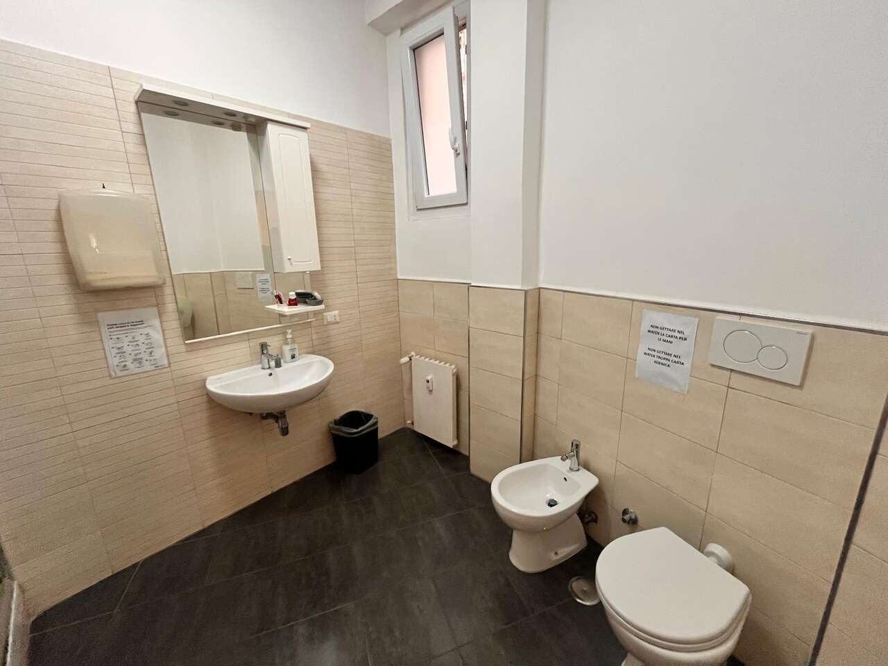 Torlonia, Bright and Spacious Office