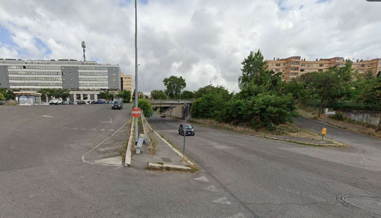 SPINACETO, INTERO STABILE UFFICI SPINACETO, INTERO STABILE UFFICI