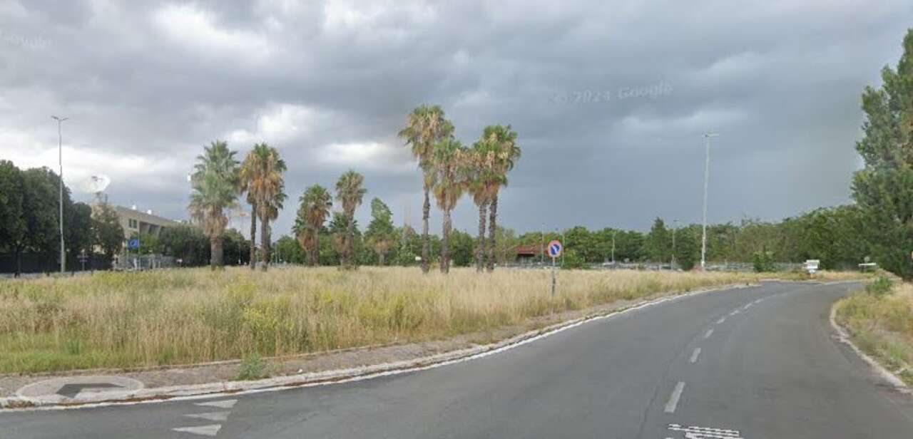 SAXA RUBRA, AD. CENTRO RAI, AMPIO CAPANNONE