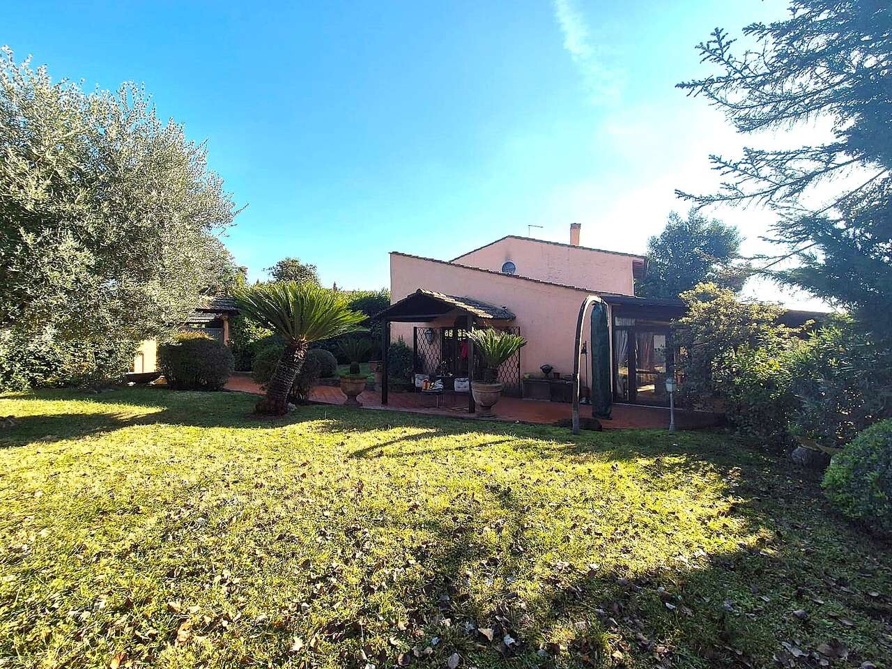 SCORANO, VILLA CON GIARDINO SCORANO, VILLA CON GIARDINO