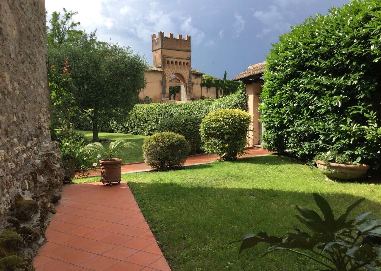 SCORANO, VILLA CON GIARDINO SCORANO, VILLA CON GIARDINO