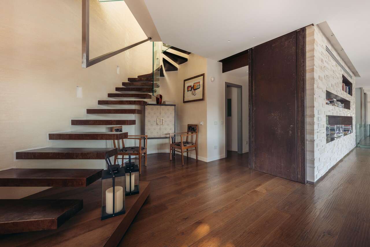 SINGLE FAMILY, VILLA WITH PARK AND SWIMMING POOL.