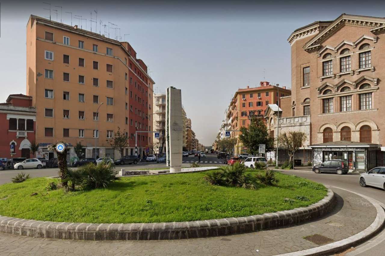 LARGE INCOME COMMERCIAL PREMISES