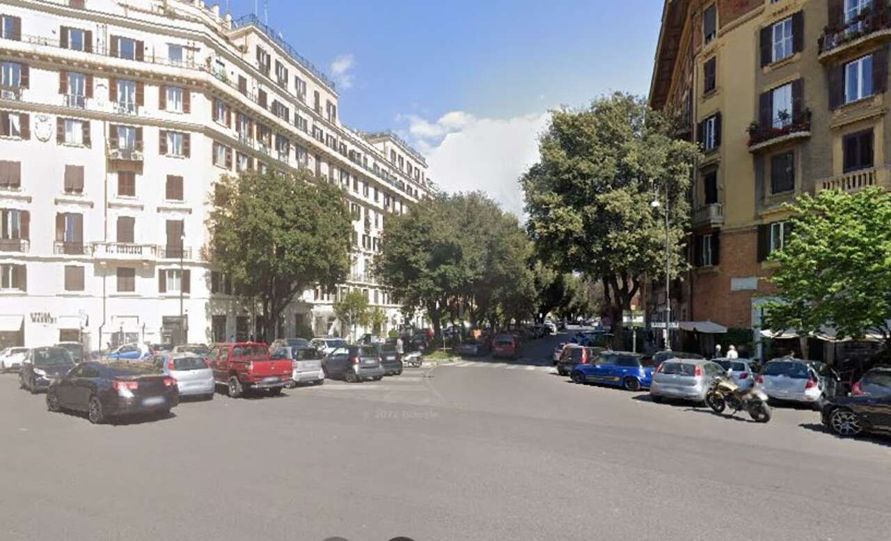 PRATI, CHARMING FURNISHED PENTHOUSE