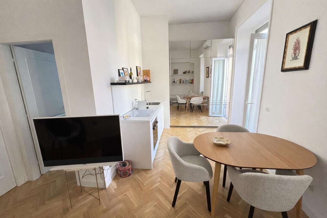 STYLISH TWO ROOM APARTMENT IN PARIOLI