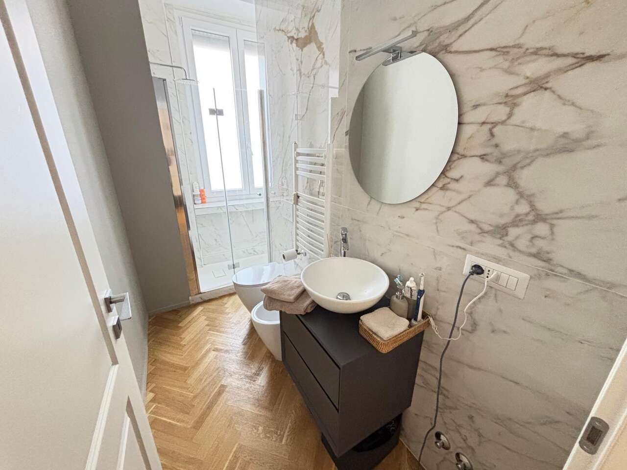 STYLISH TWO ROOM APARTMENT IN PARIOLI