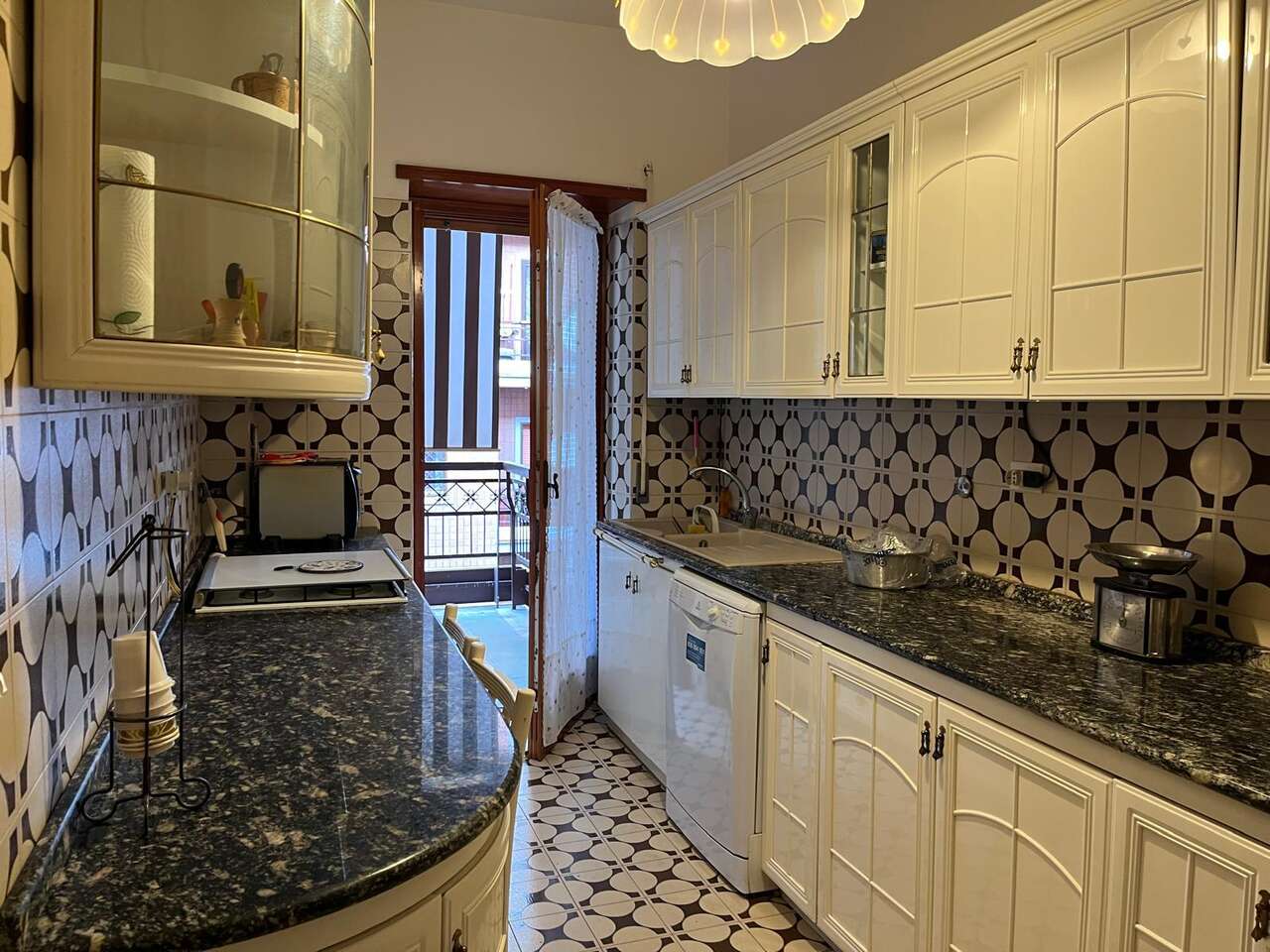 IN A PRESTIGIUOS COMPLEX, SPACIOUS APARTMENT