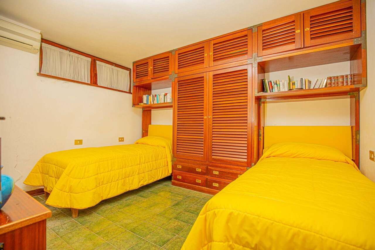 PORTO SANTO STEFANO PRESTIGIOSA VILLA