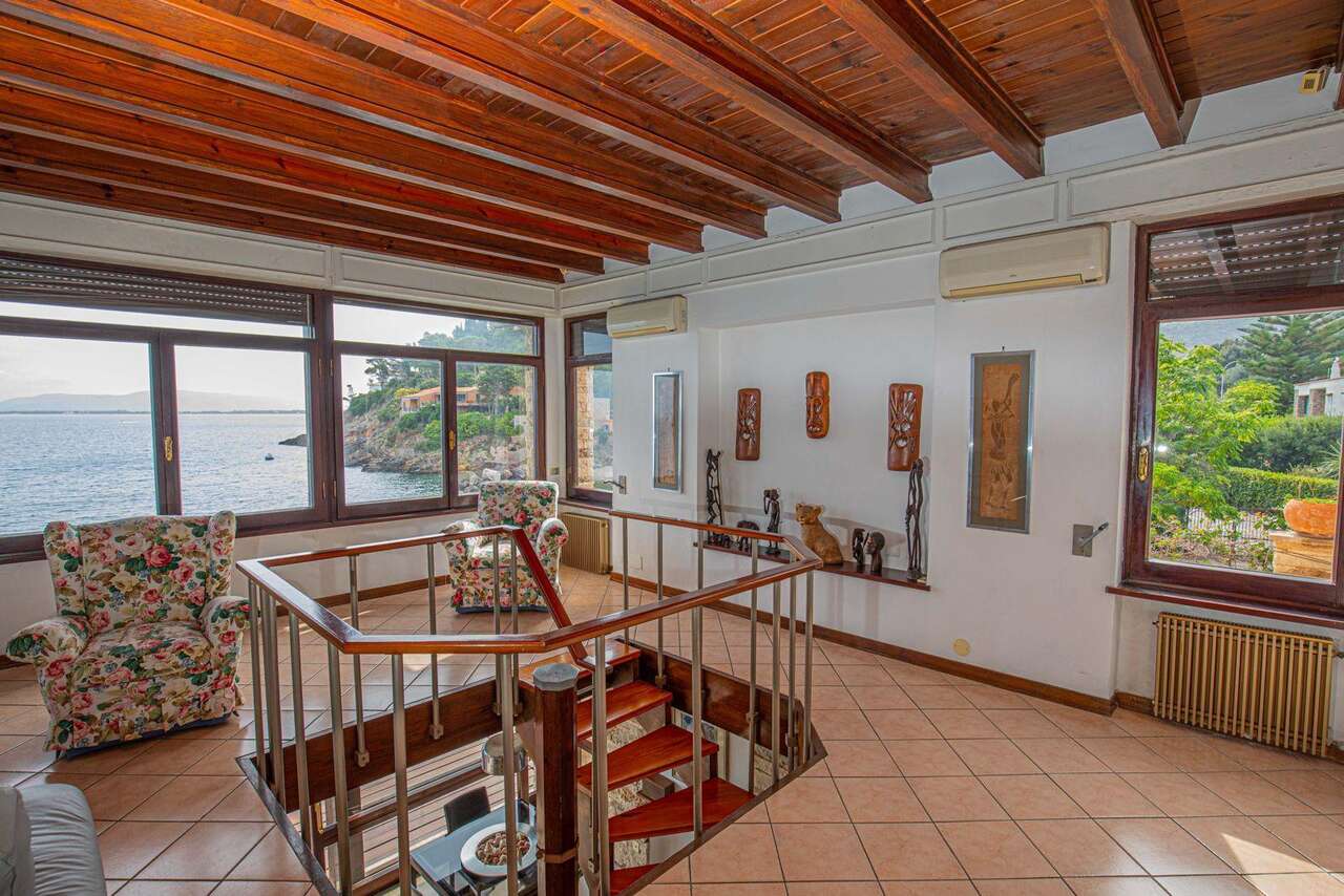 PORTO SANTO STEFANO PRESTIGIOSA VILLA