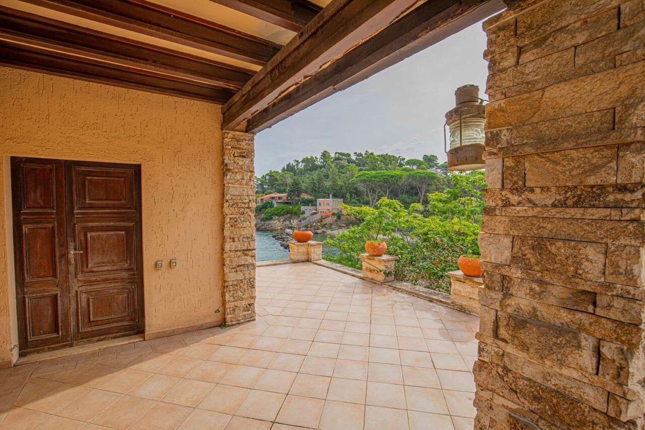 PORTO SANTO STEFANO PRESTIGIOSA VILLA